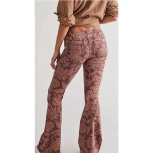 Free People Penny Pull-On Printed Flare Jean in Brown Size 29